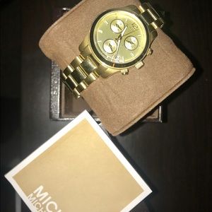 Like new Michael kors gold watch